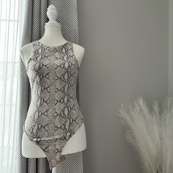 JLUXLABEL NEW Sleeveless Bodysuit - Picture 5 of 12